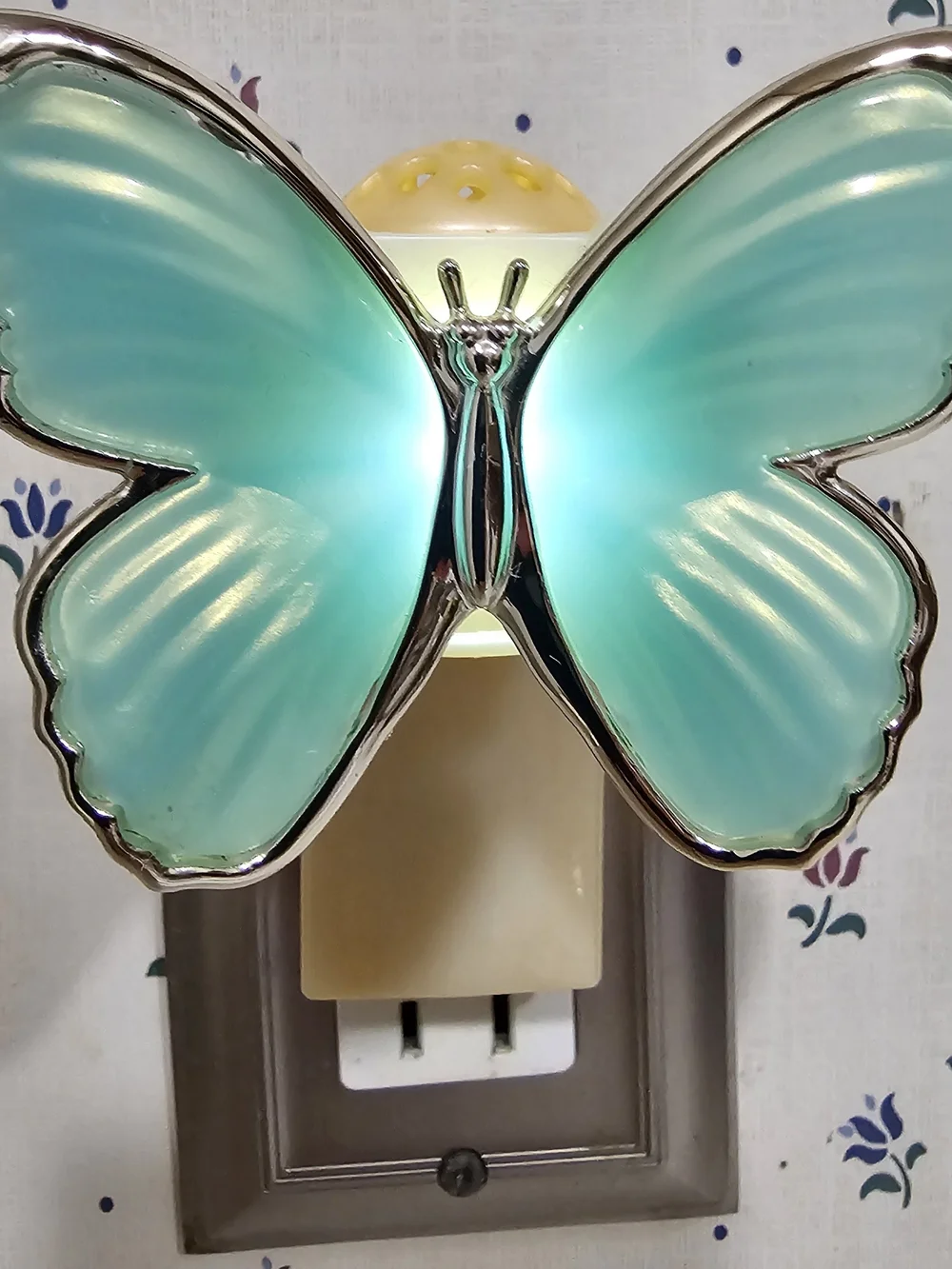 Bath & Body Works Fanciful Butterfly Wallflowers Scent Control Fragrance Plug